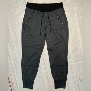 Athleta Flux Jogger Pants Women’s Zip Pockets Athletic Athleisure. Size M.